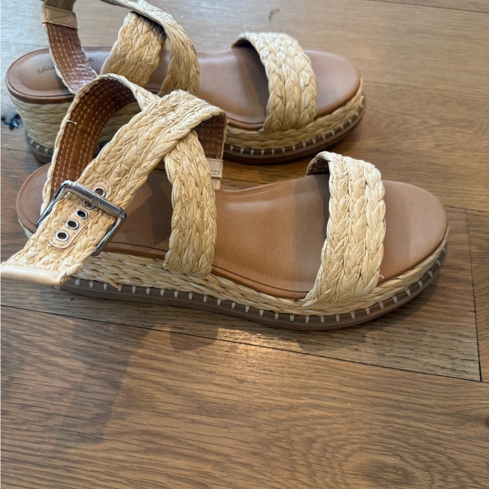 Universal Thread Tan Espadrille Sandals
